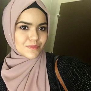 Meet your Posher, Lina